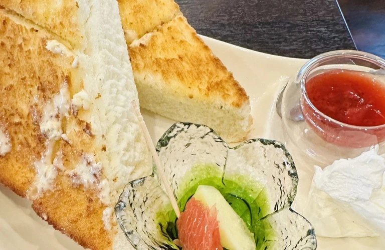 ふわっふわのパンでモーニングはいかがですか？