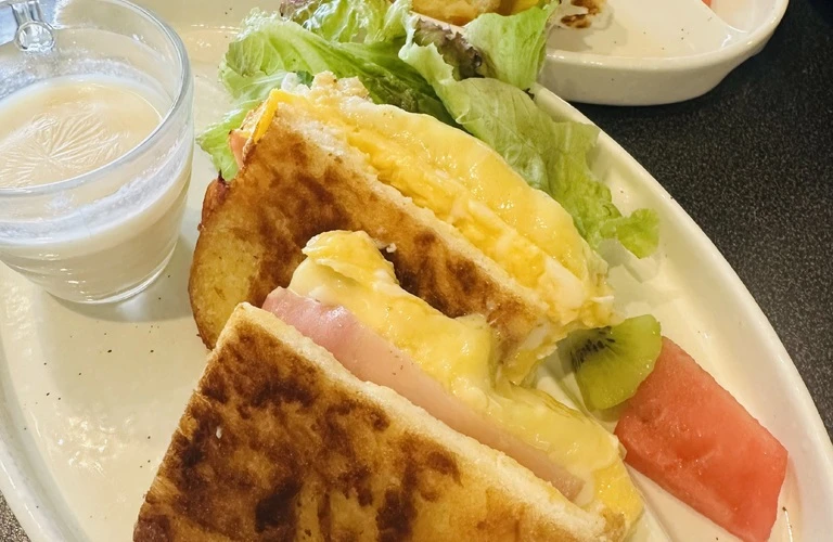 アツアツメニューのモーニングメニューをどうぞ